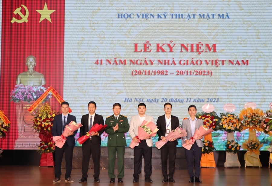 Học viện Kỹ thuật mật mã tổ chức Lễ kỷ niệm 41 năm ngày Nhà giáo Việt Nam
